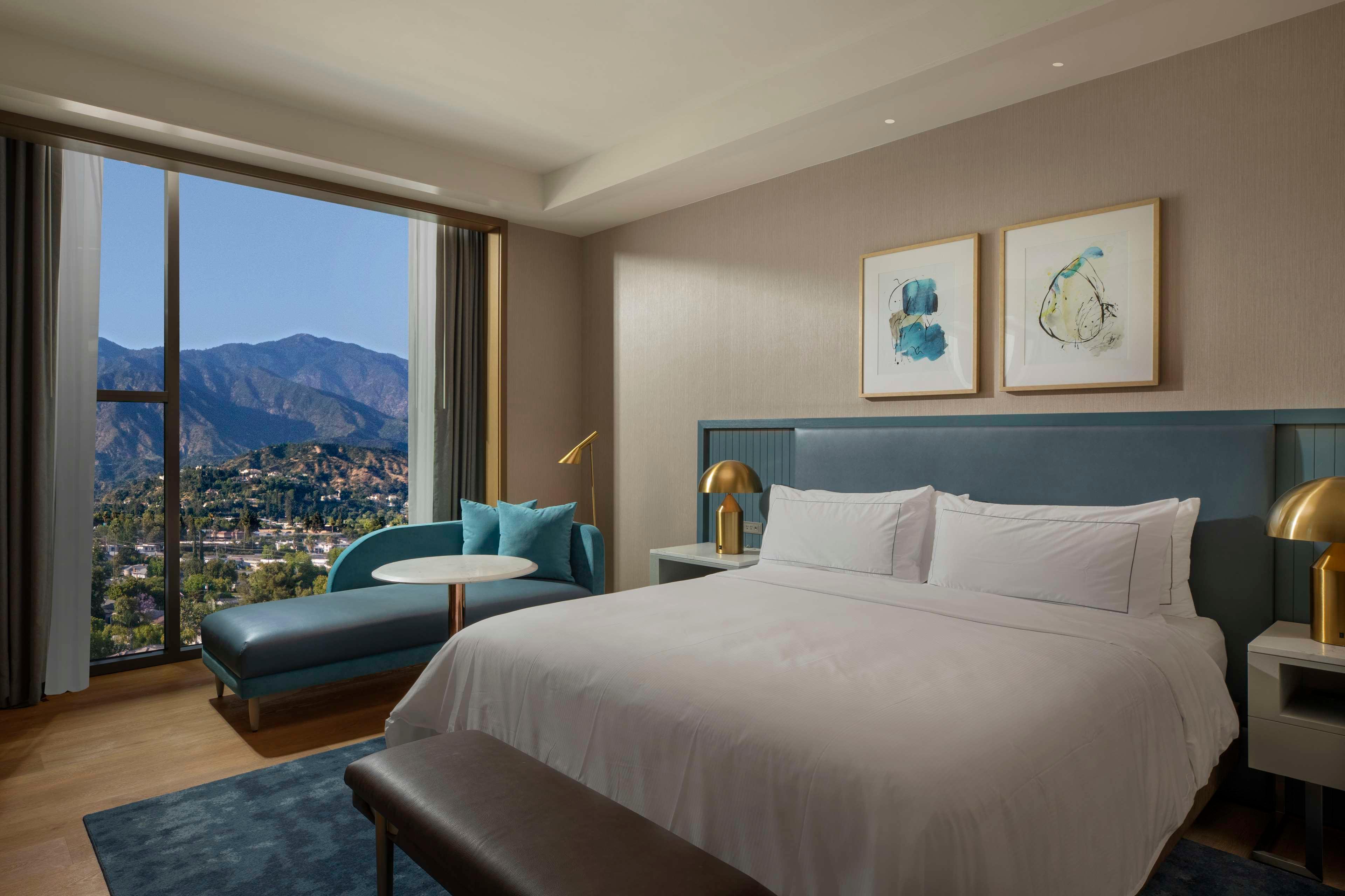 Room, King Bed, Track View, Sofa, Balcony