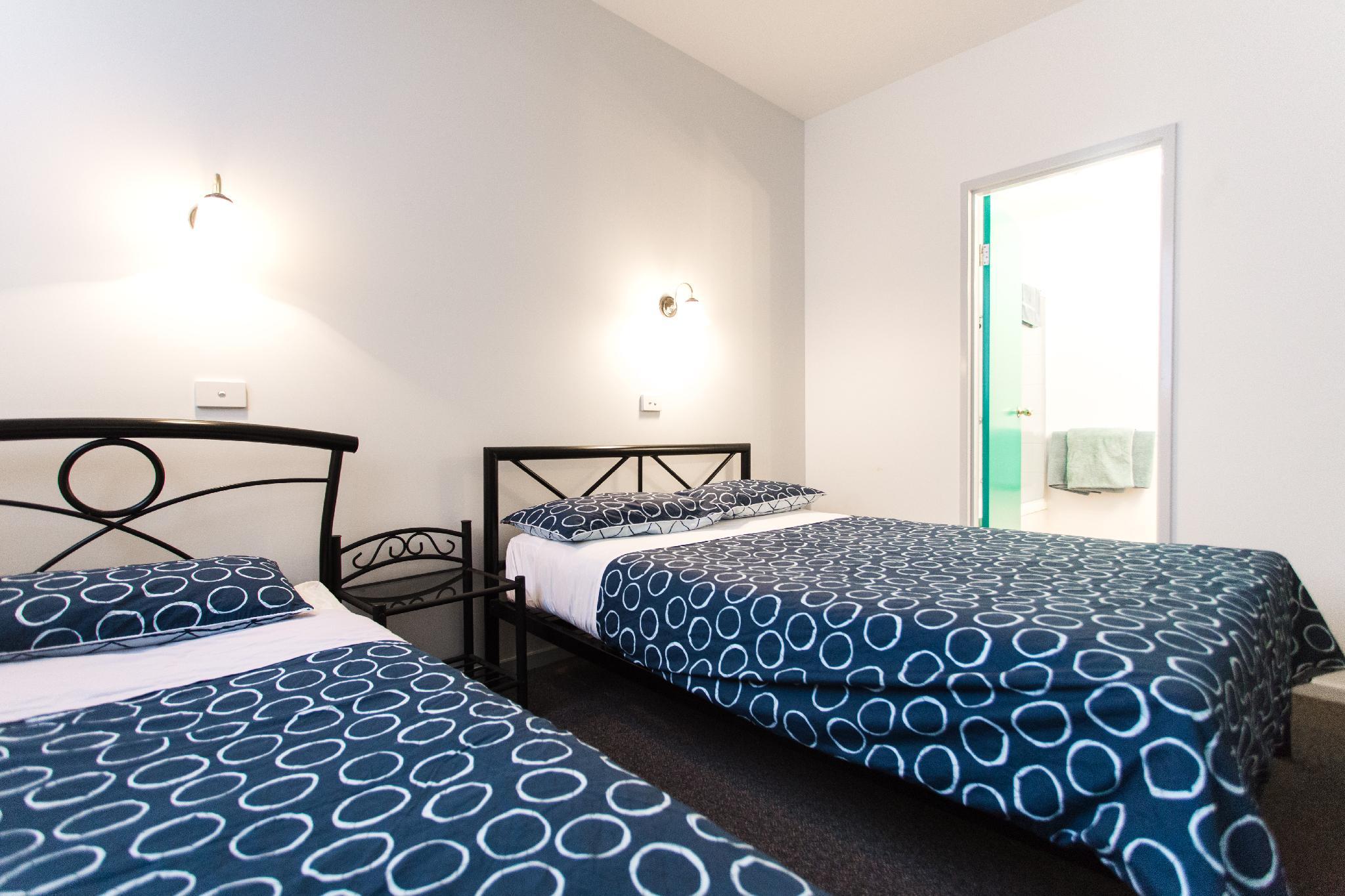 ROOM, DOUBLE OR TWIN BED, PRIVATE BATHROOM