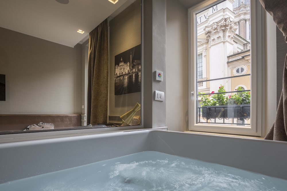 San Carlo Suite 8/71