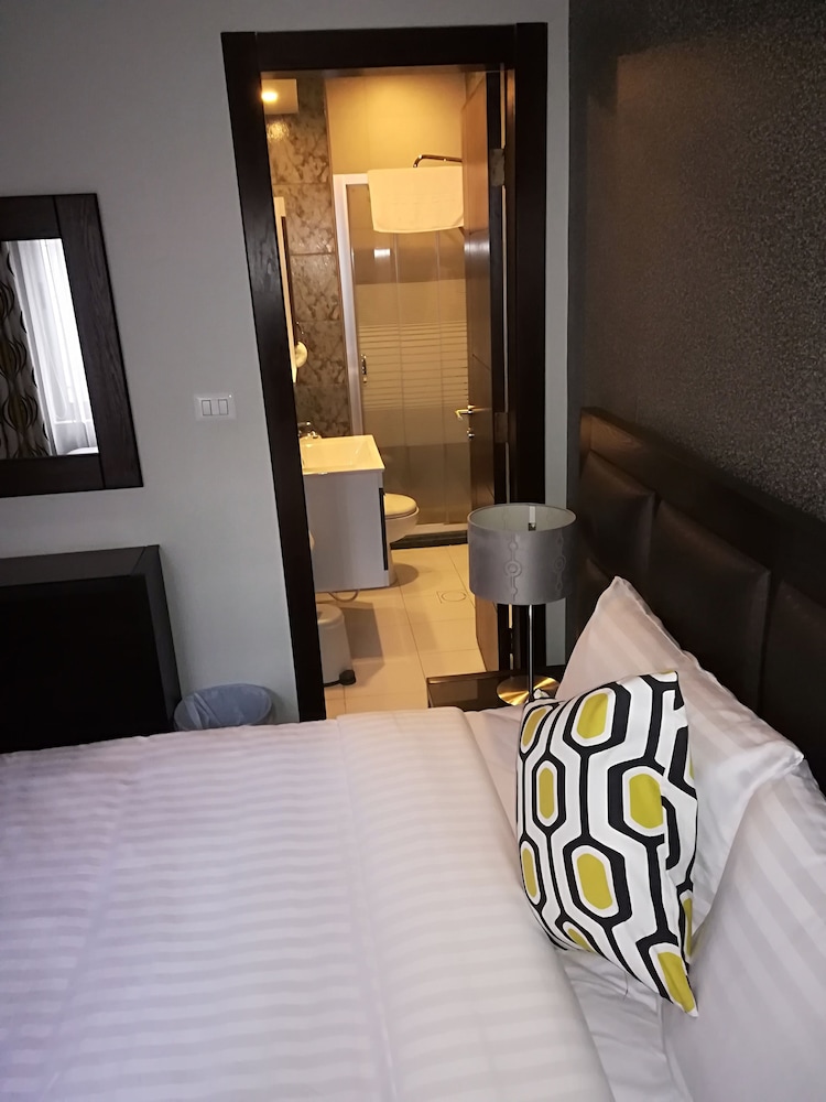 Shams al weibdeh hotel apartment 13/46