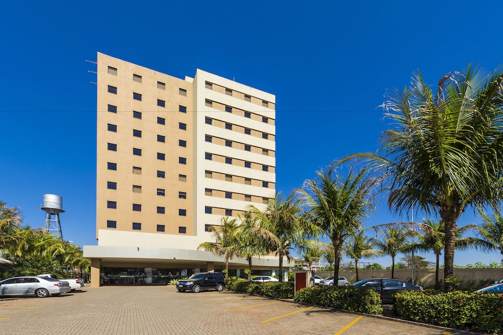 Thomasi Hotel 3/39