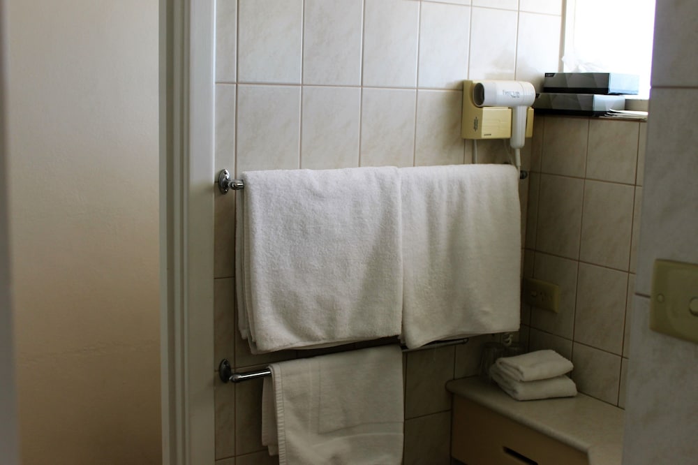 Hospitality Inn Geraldton SureStay Collection by Best Western 18/37