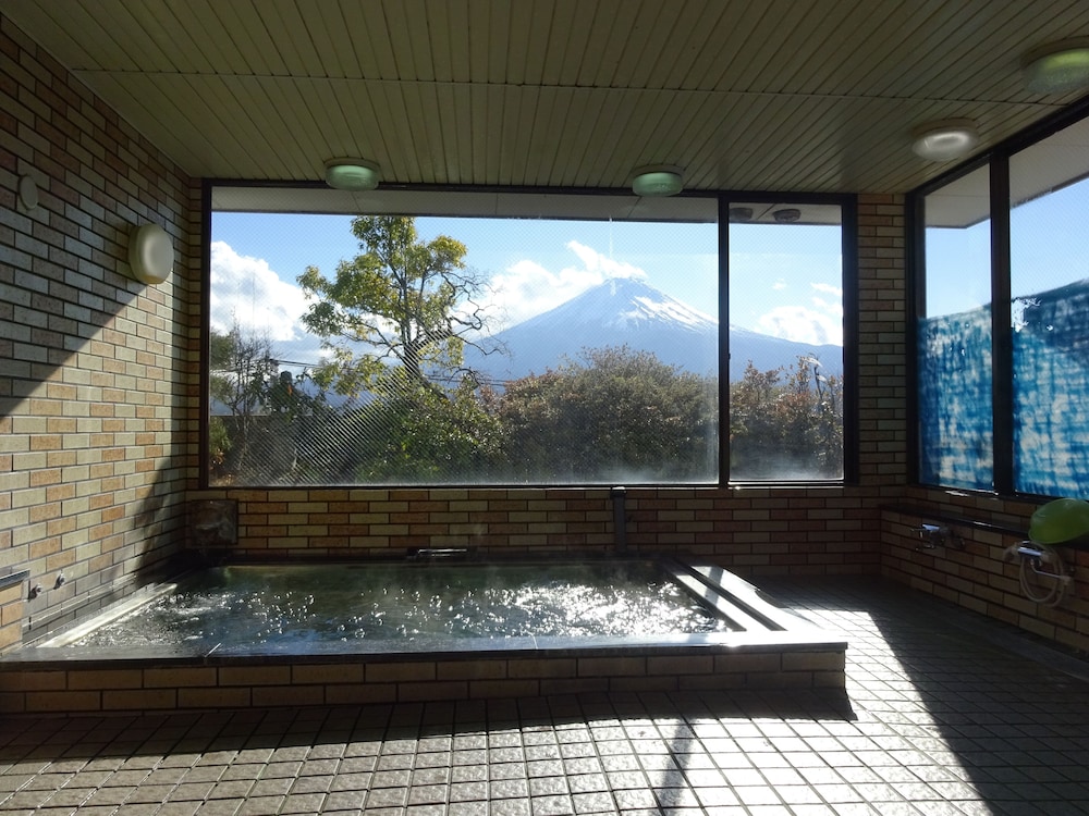 Kawaguchiko Station Inn 29/63