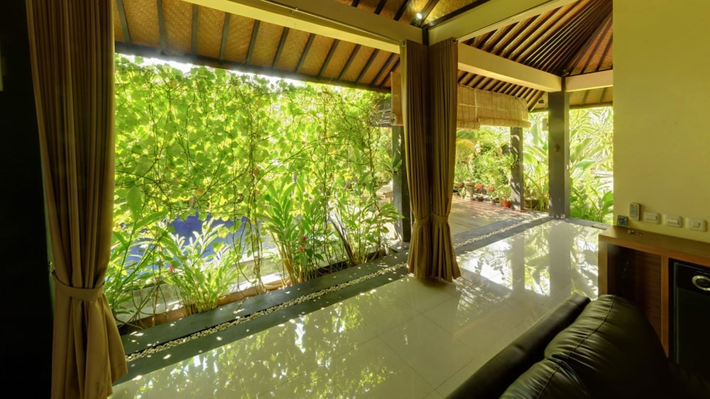 Villa Latebra 4/27