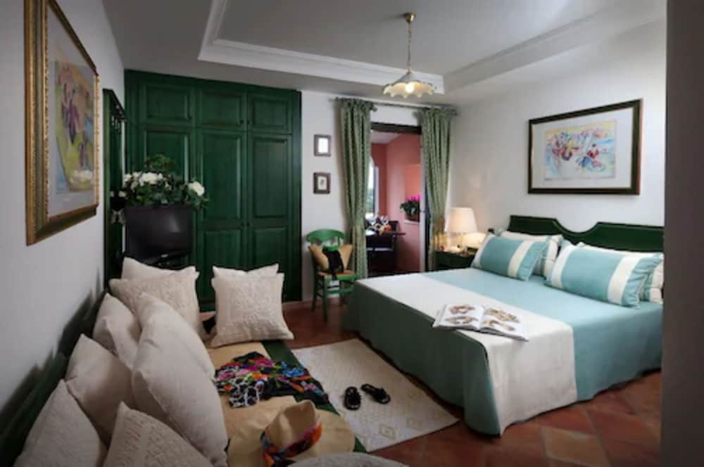 CALA GINEPRO RESORT AND SPA 27/50