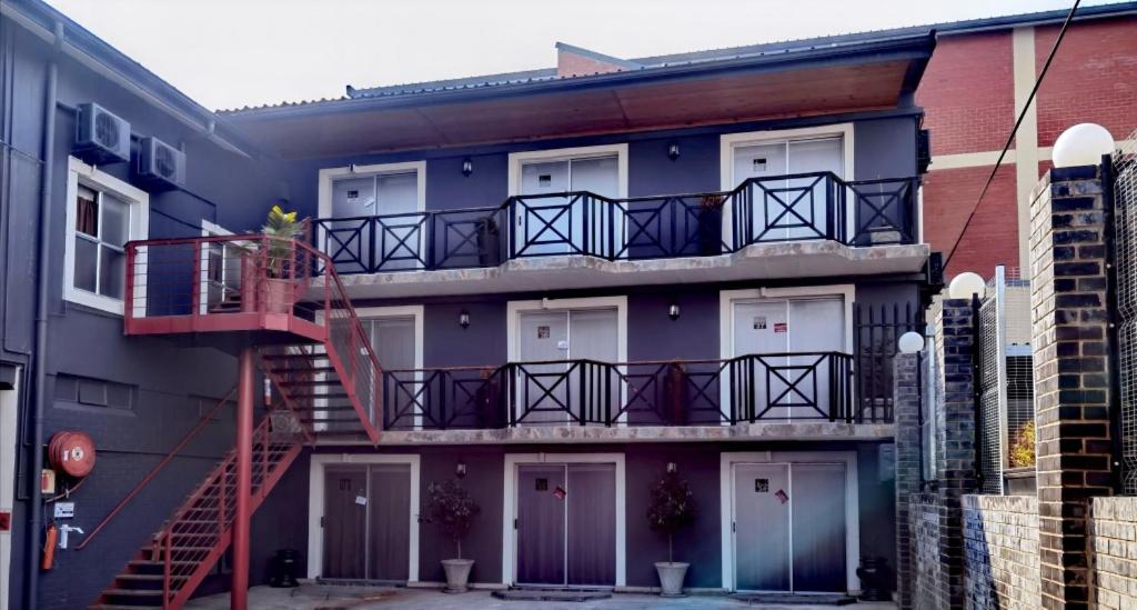 Ilawu Inn 3/35
