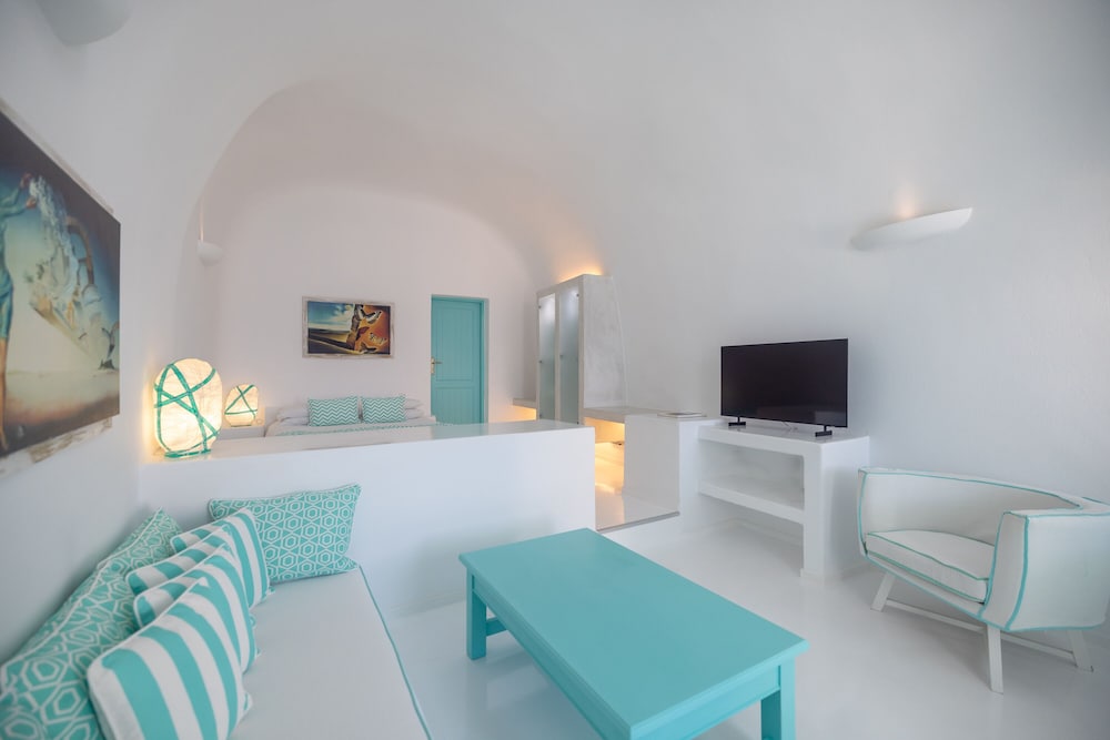 DREAMS LUXURY SUITES 36/50