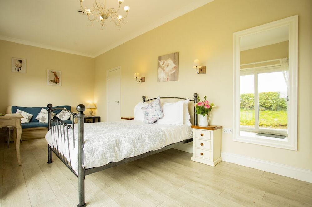 Hillcroft Self Catering 25/50