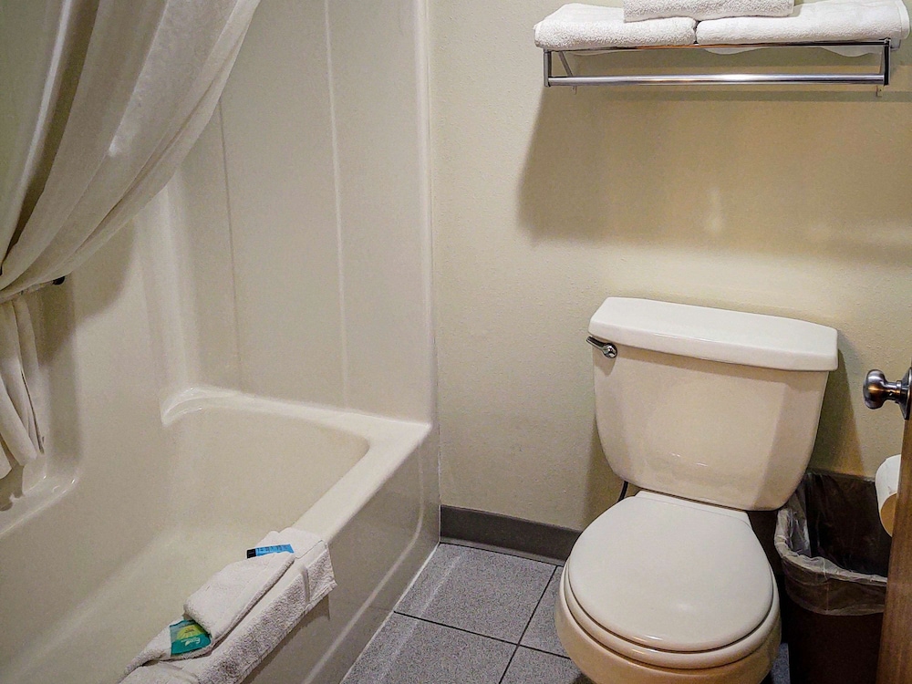Americas Best Value Inn & Suites Stuart 16/39