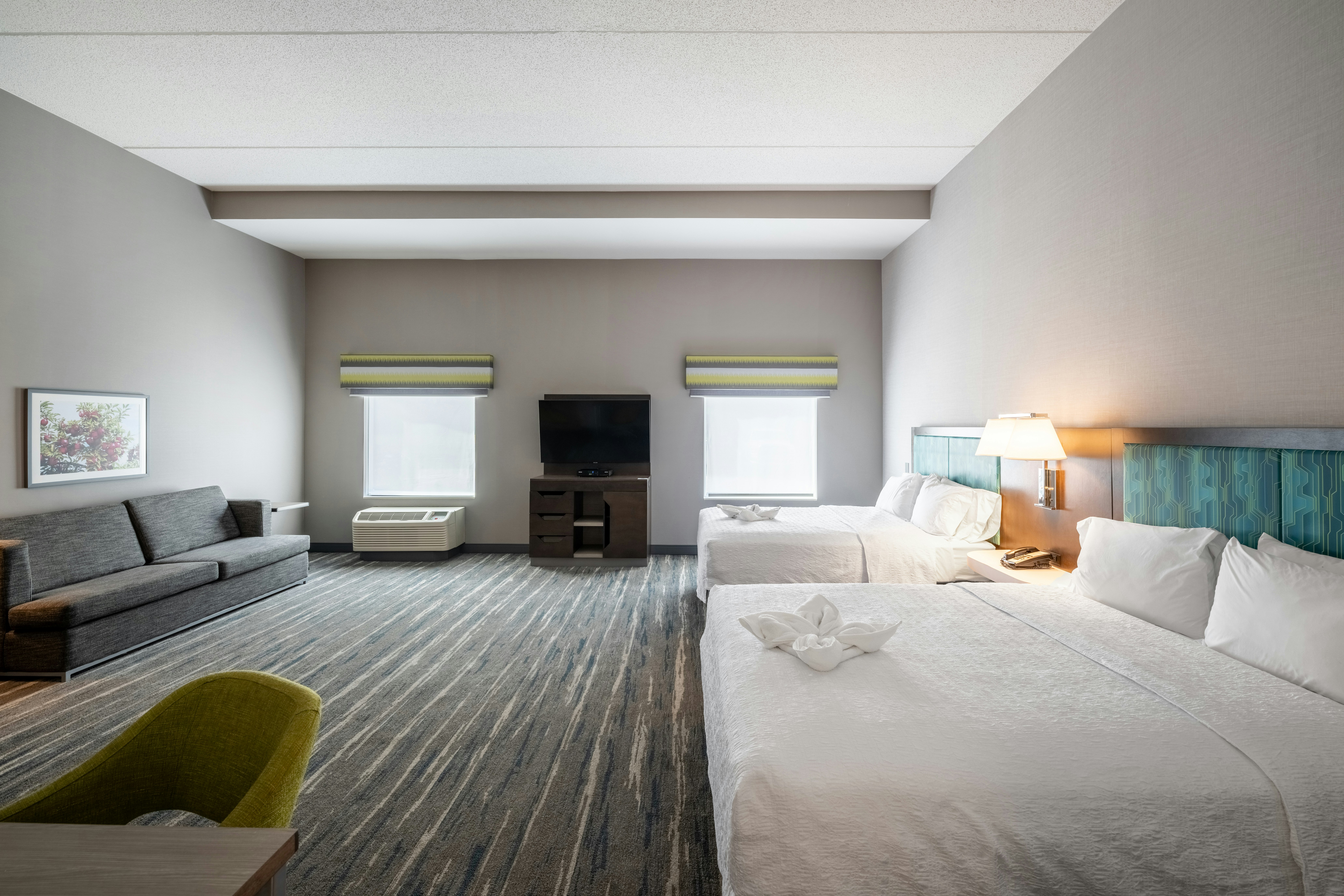Studio, 2 Queen Beds, Accessible
