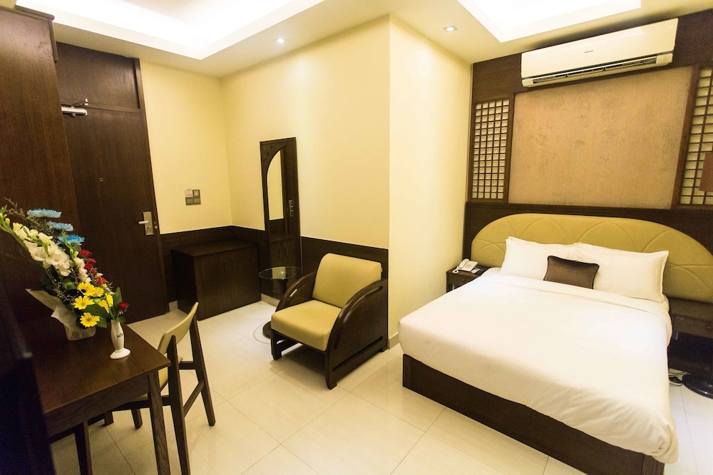 Unique Regency Hotel Dhaka 41/65