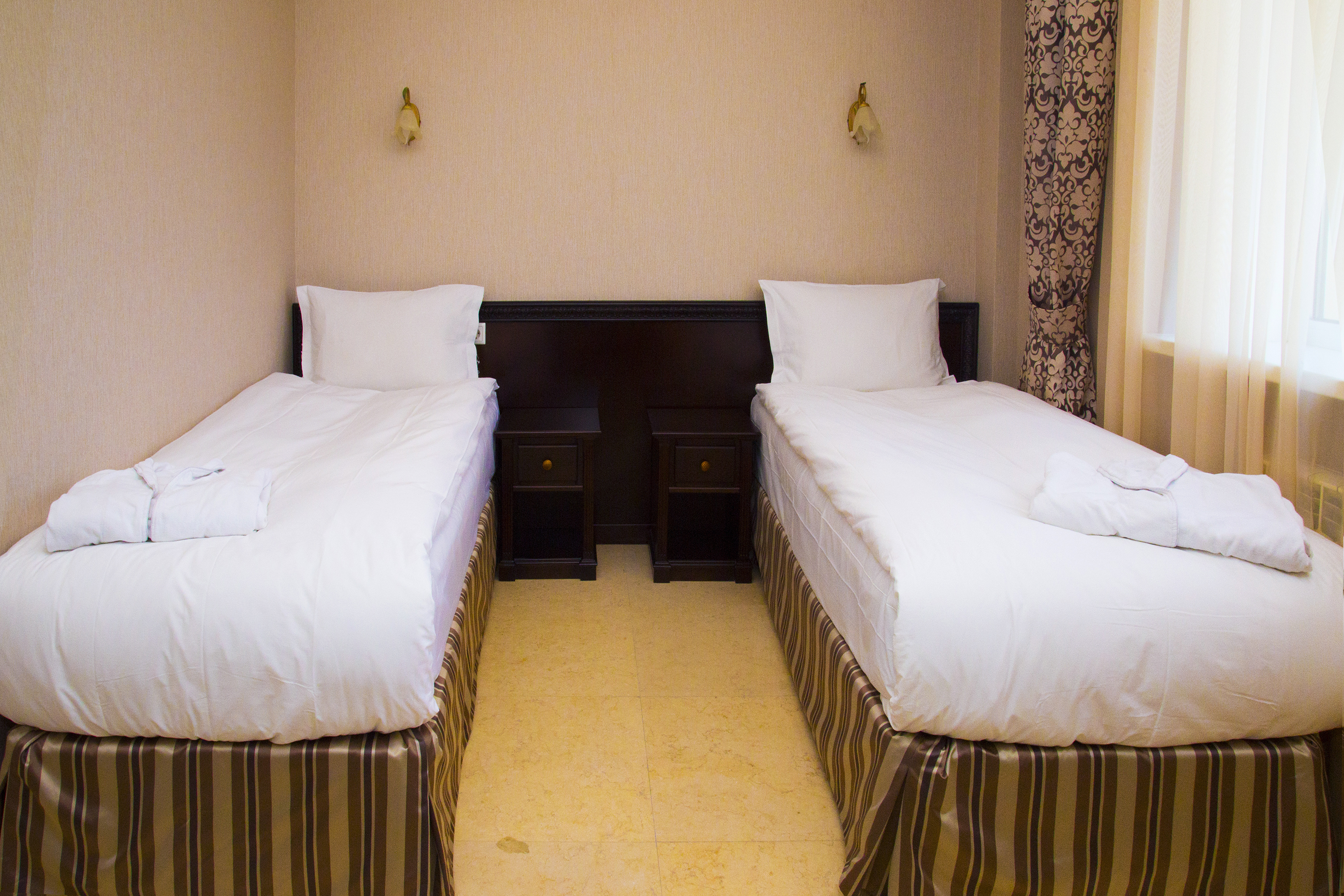STANDARD, TWIN BEDS