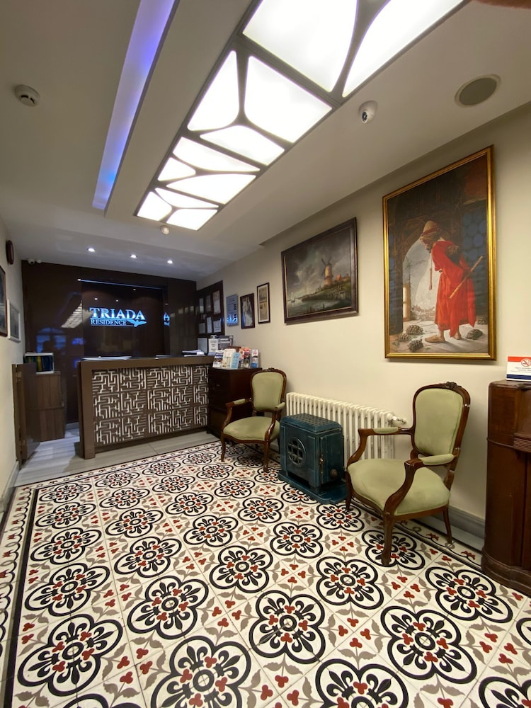 Triada Otel 7/76