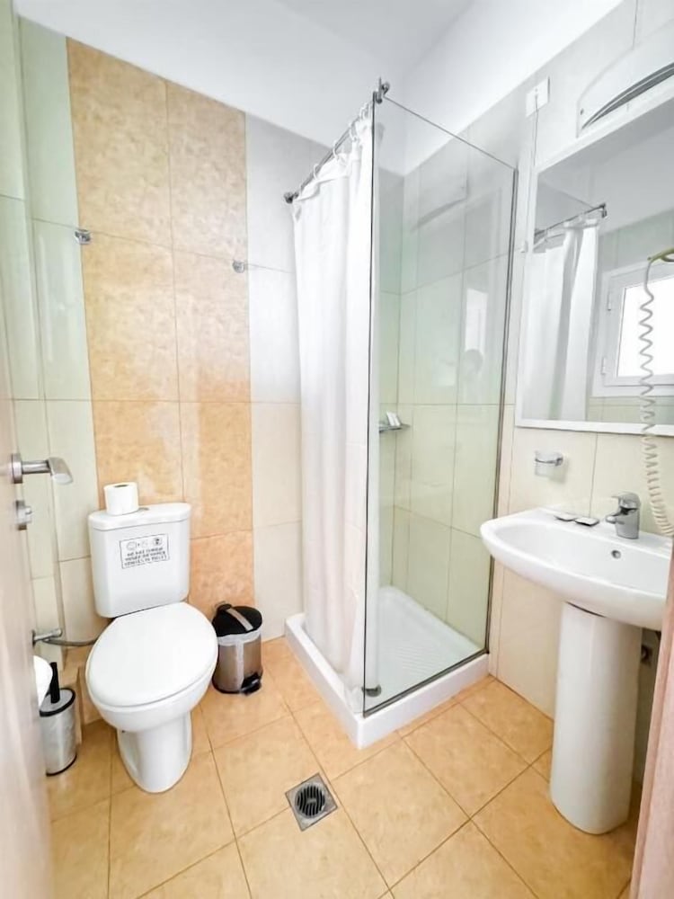 Kavos Plaza Hotel 49/50