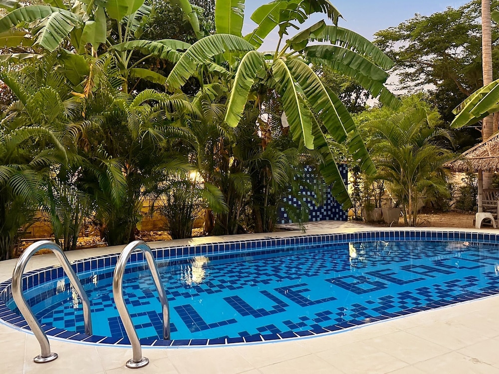 Blue Beach Resort 20/20