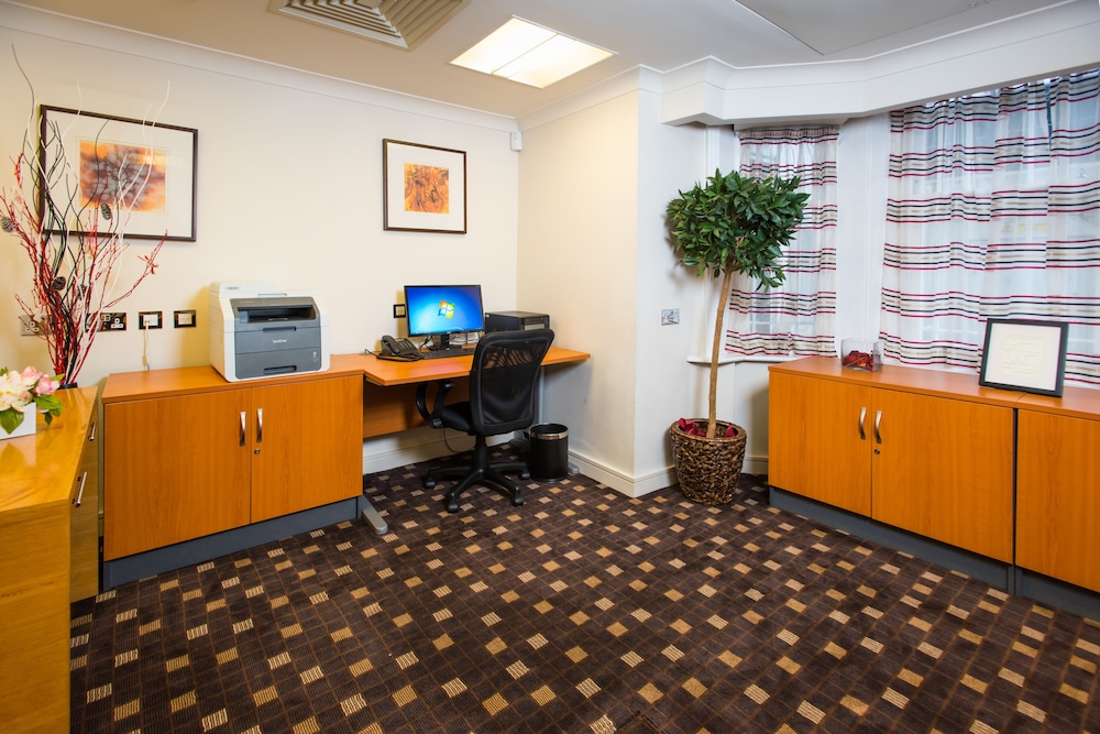 Park City Grand Plaza Kensington 68/74