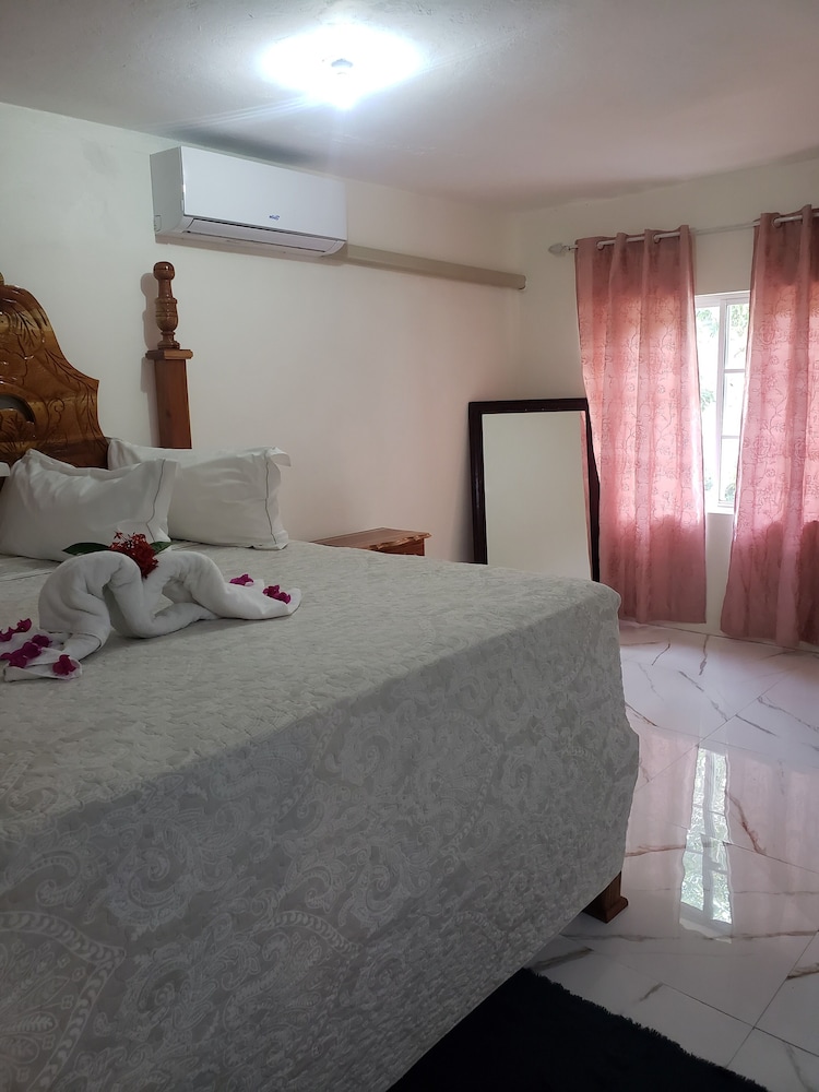 Chateau Margarite Villa 33/50
