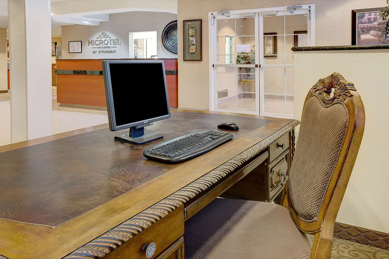 Microtel Inn & Suites by Wyndham Indianapolis Airport 30/36