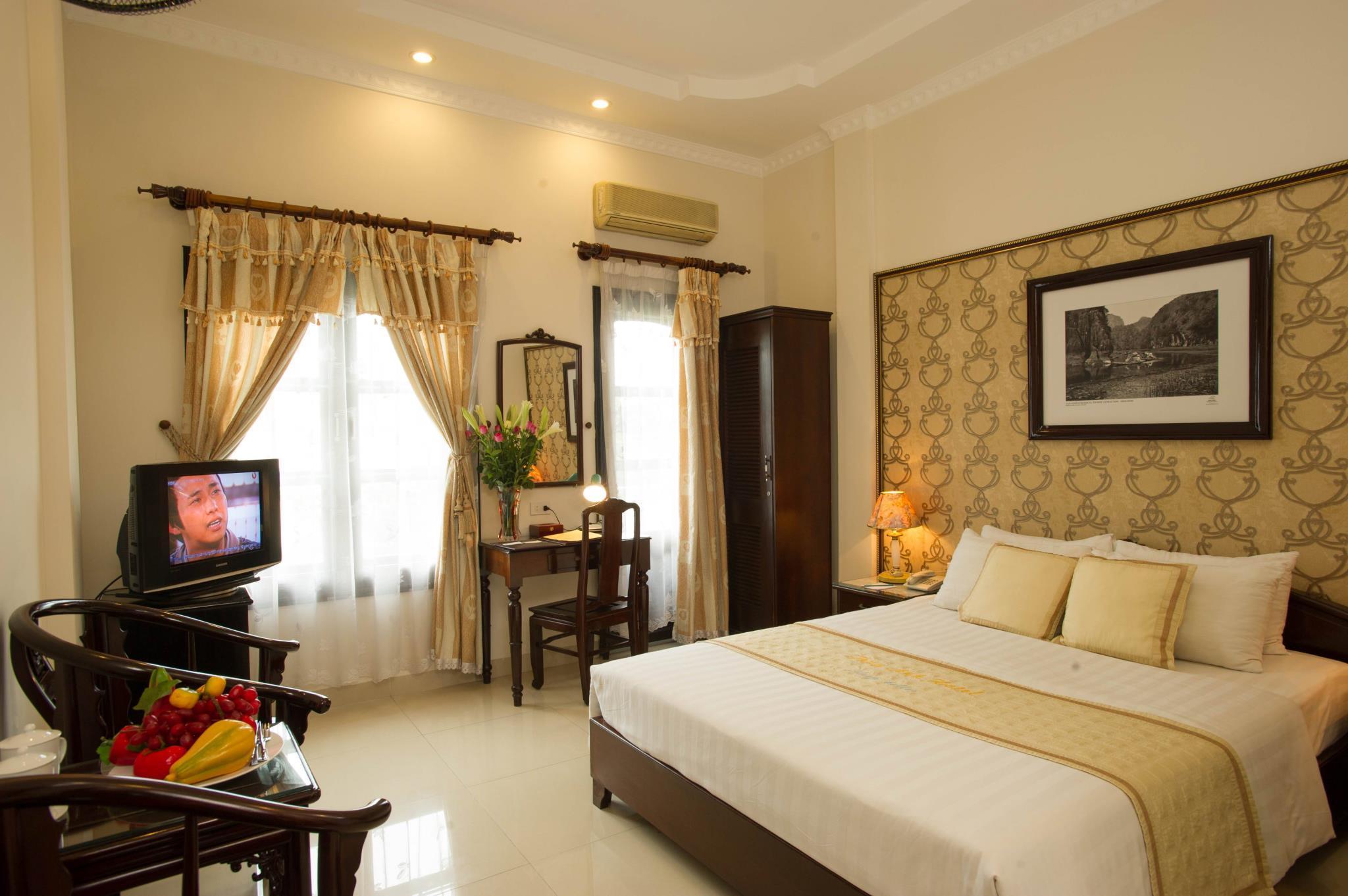 DELUXE, DOUBLE BED
