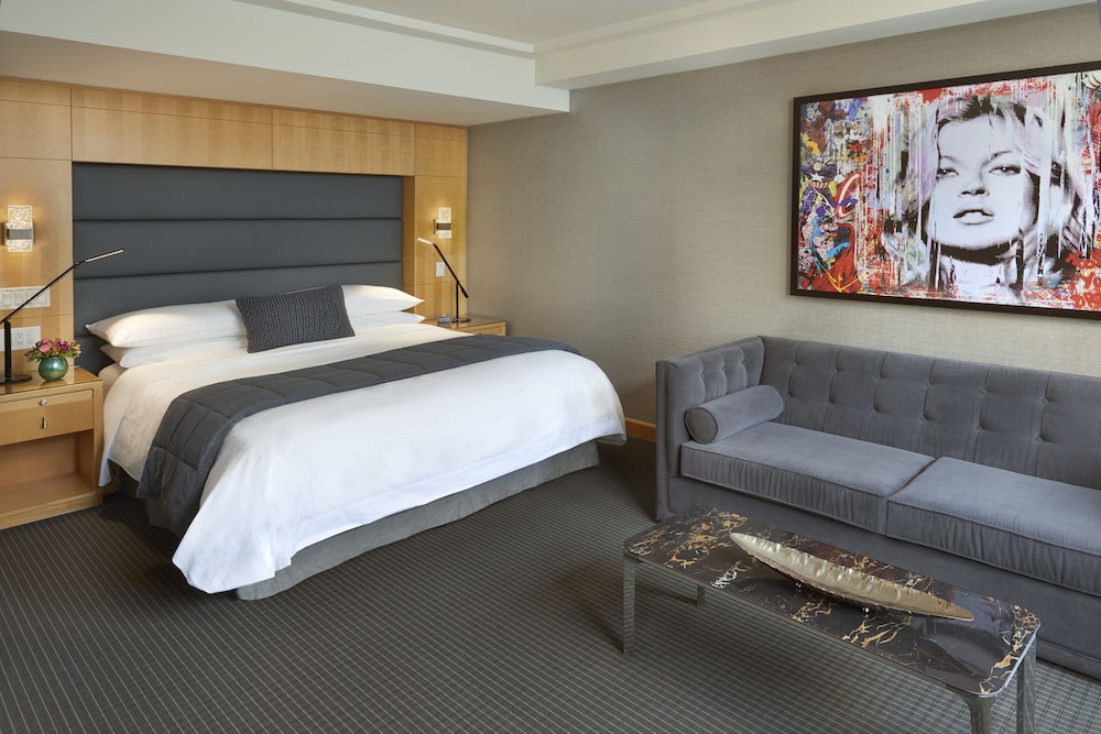 PREMIER, LUXURY, KING BED