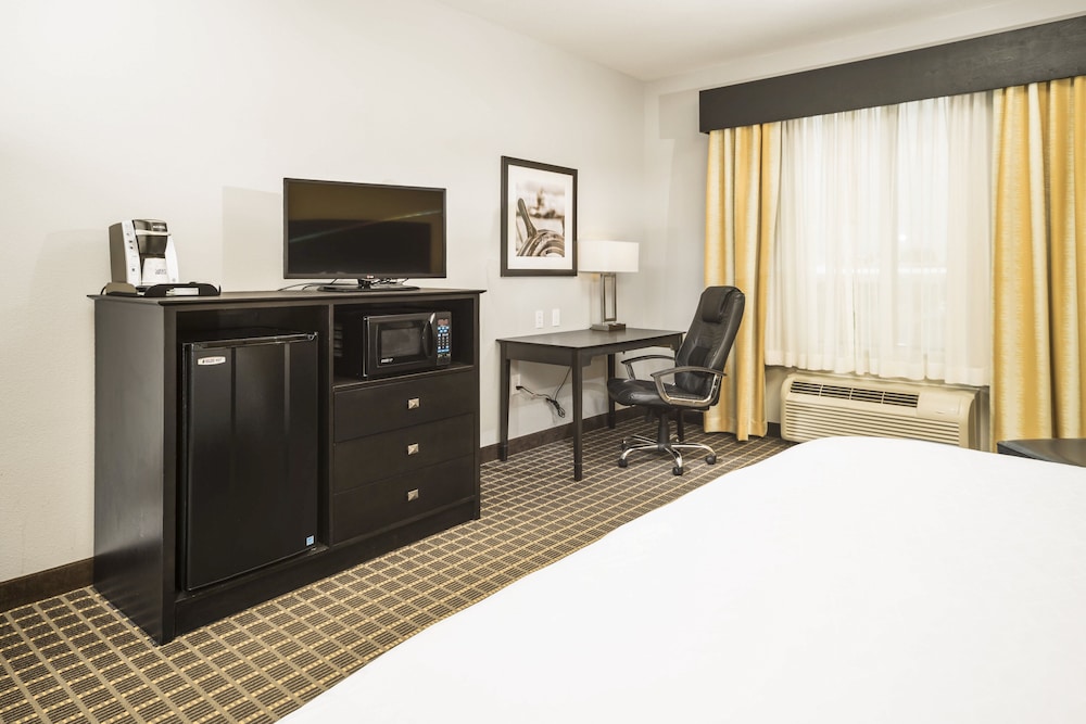 Fairfield by Marriott Inn & Suites Fort Walton Beach Hurlburt Area 24/48