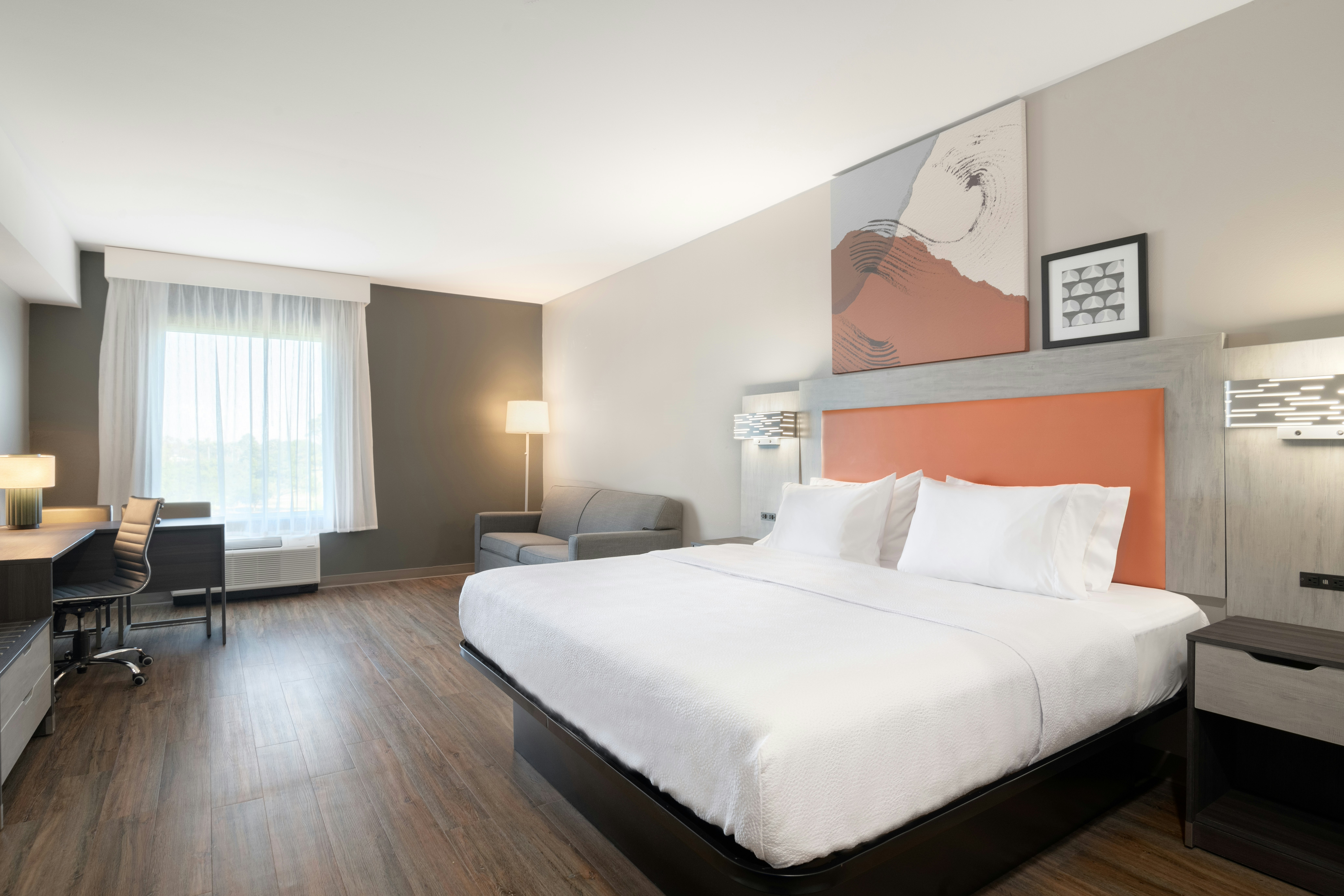 STUDIO, KING BED, SOFA