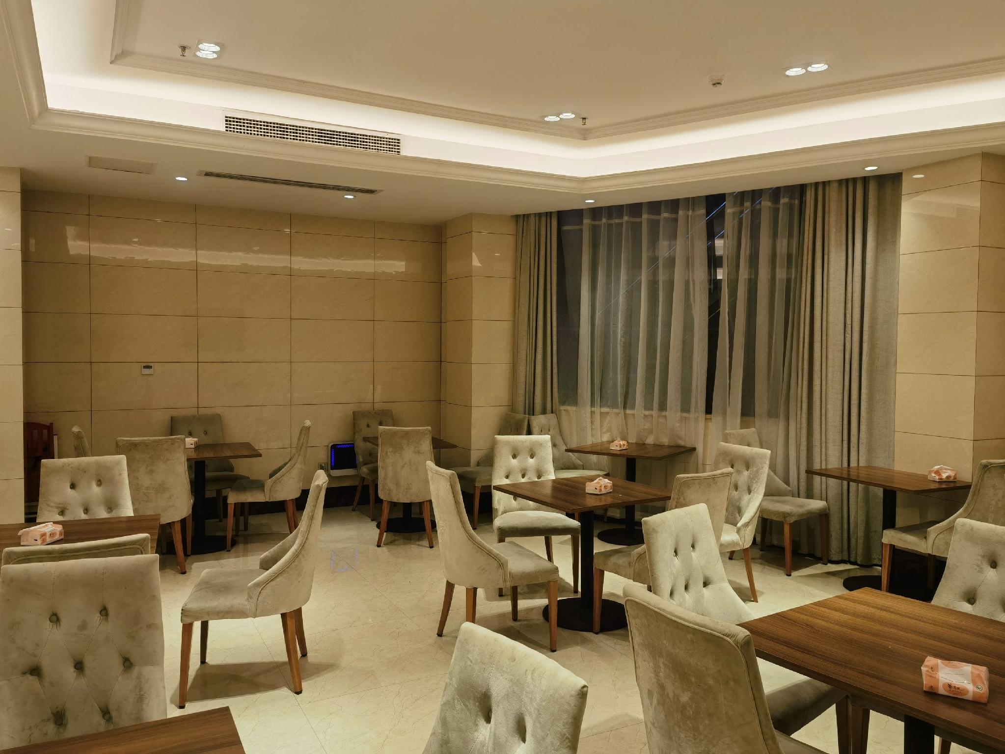 Vienna 3 Best Hotel (Guanyang Bus Station) 28/34