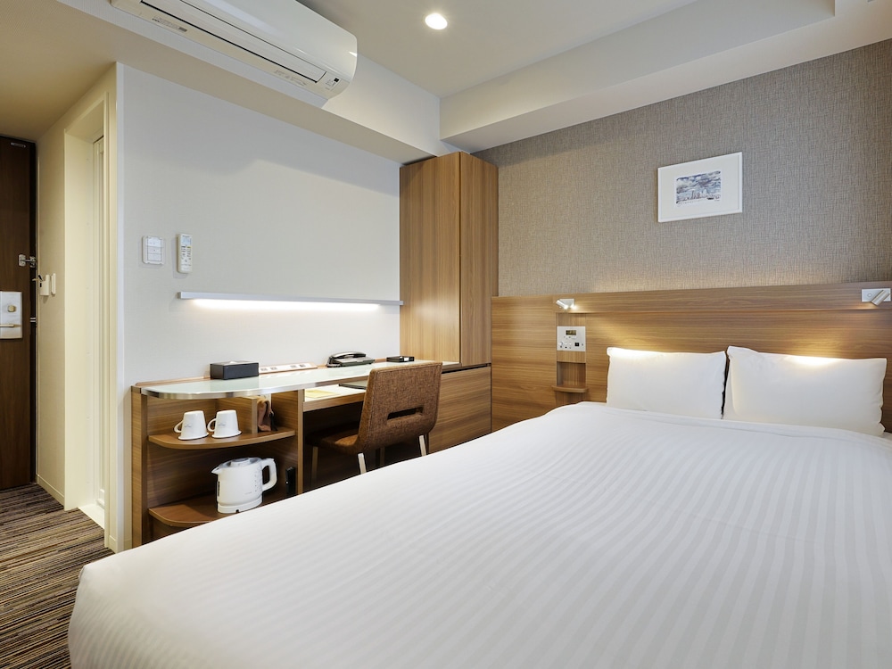 COMFORT, SINGLE, DOUBLE BED, SMOKING