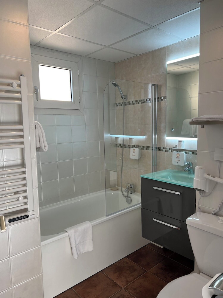 Adonis Arc Hotel Aix 68/68