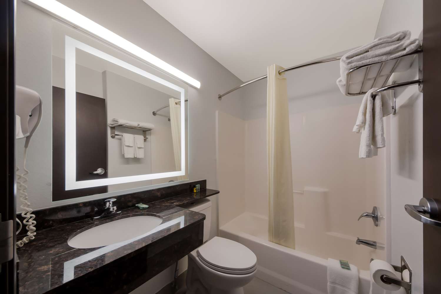 جناح بسرير كينج مع أريكة، Best Western Seaworld San Antonio 3/3