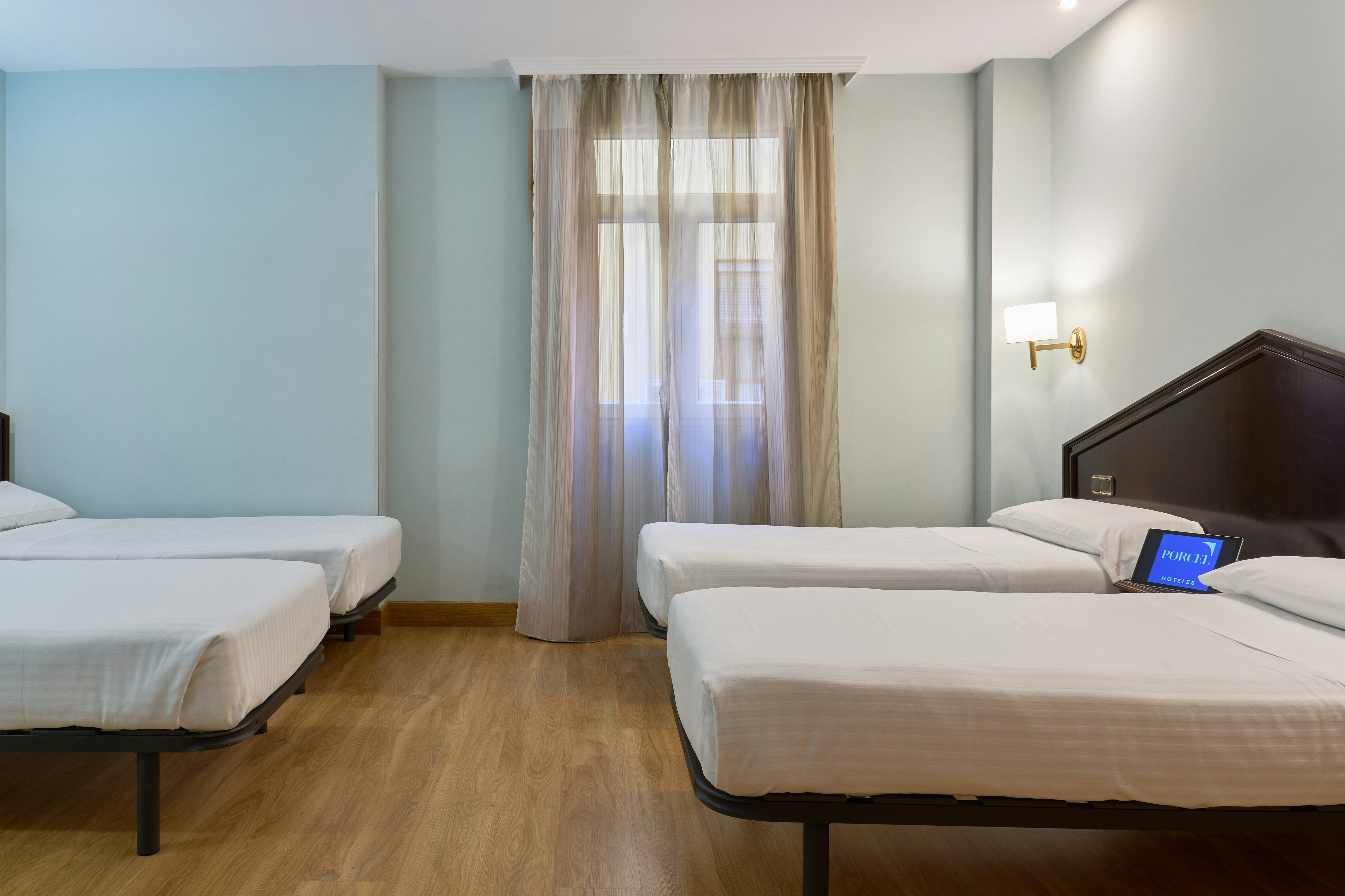 Navas Hotel 40/82