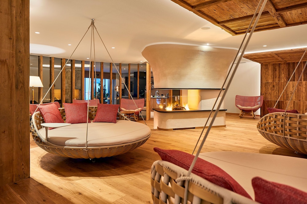 Hotel Sassongher 34/47