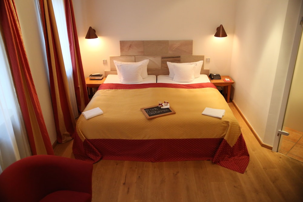 Hotel Drei Raben 11/61