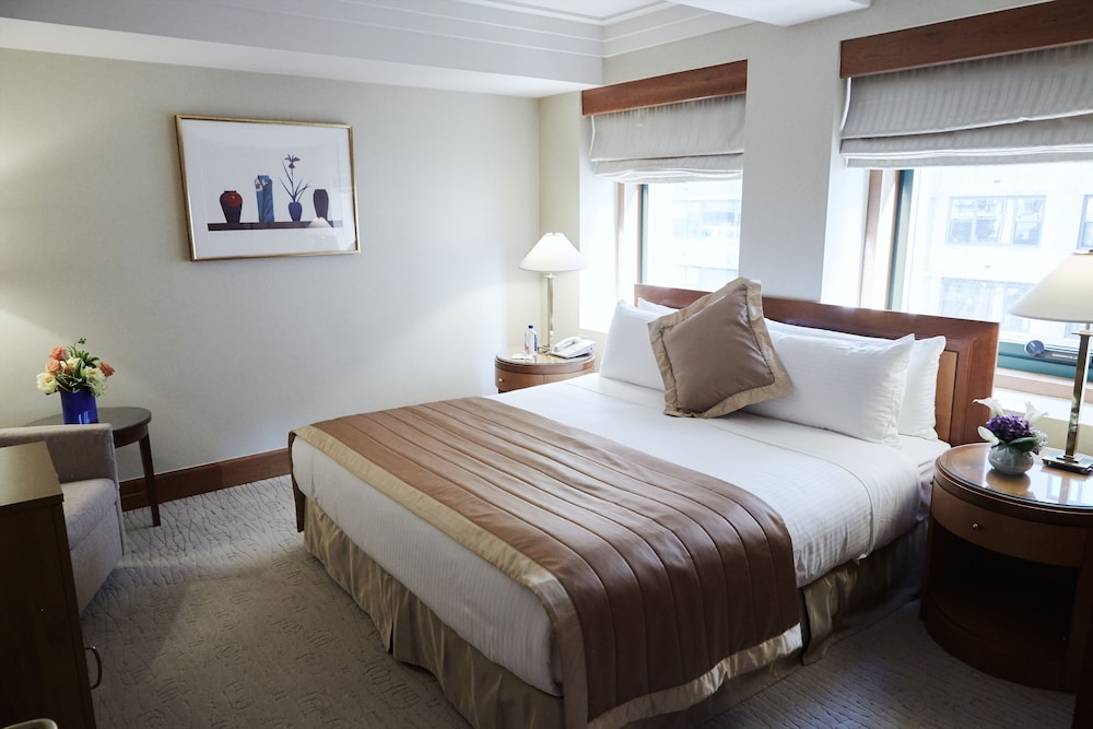 TOWN HOUSE, SUITE, KING BED