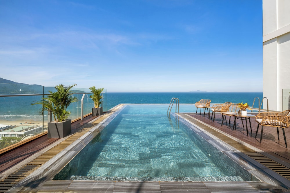 Golden Sea 3 Hotel 63/65