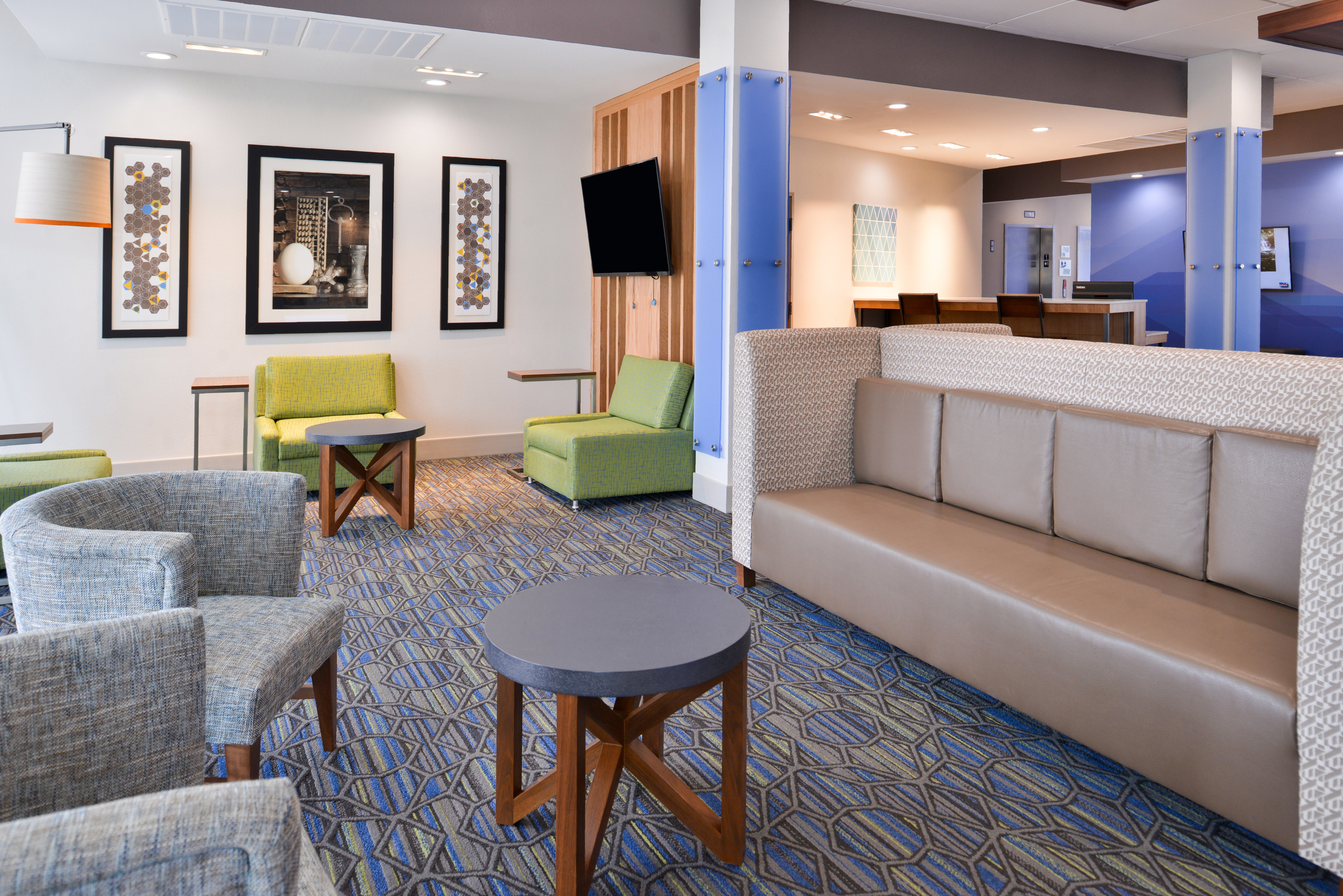 HOLIDAY INN EXPRESS EARLY 11/34