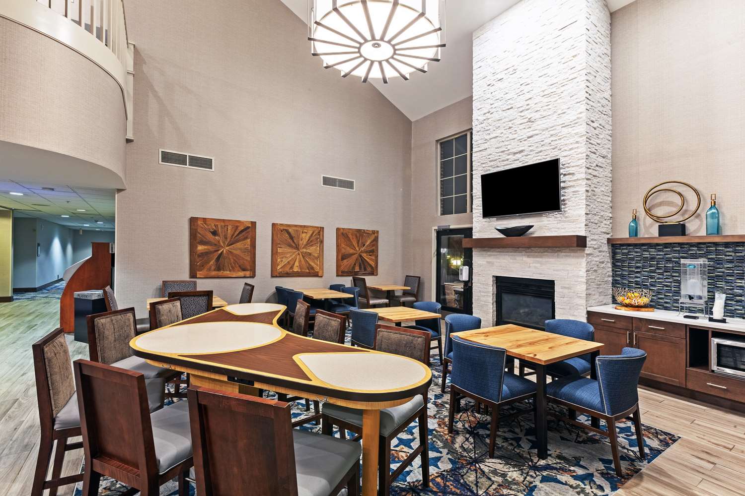 restaurant cafeteria