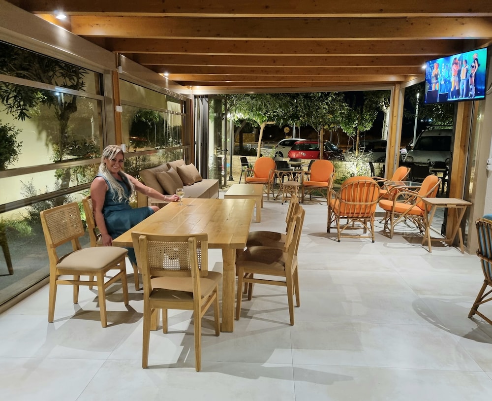 Arhodiko Hotel 56/72