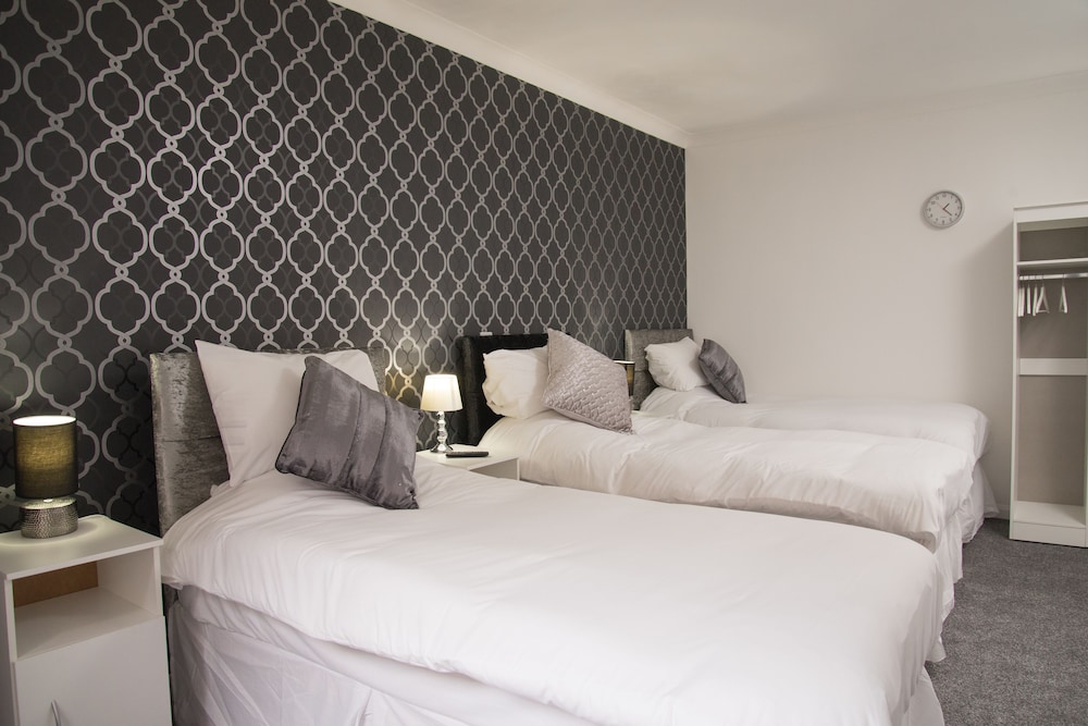 TLK Apartments and Hotel 11/50