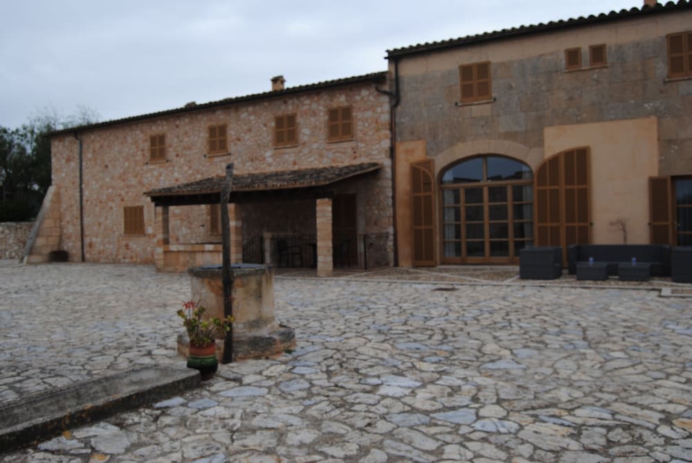 Hotel Rural Es Riquers 5/69