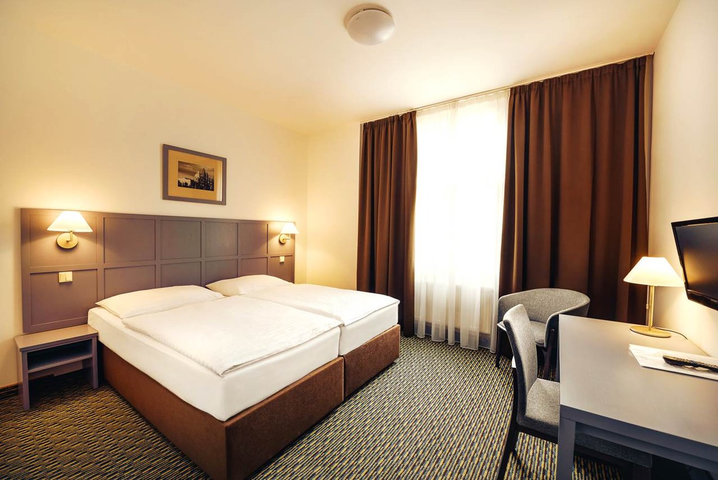 Central Hotel 17/47