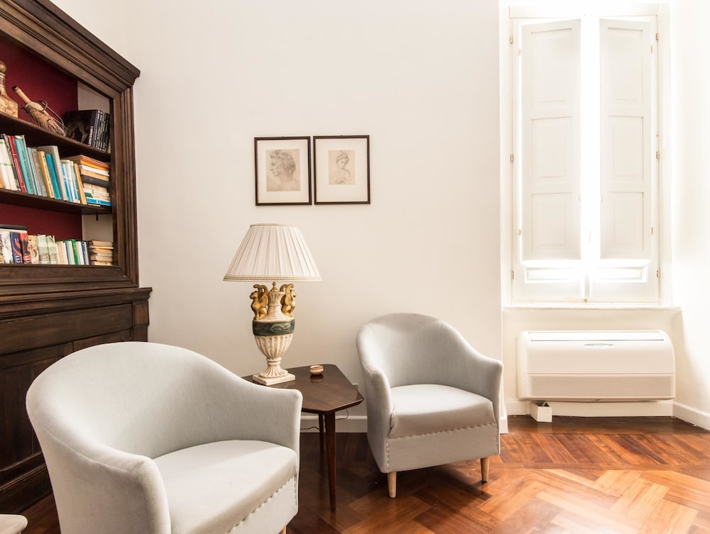 RSH Luxury Vatican Four Bedroom Apartment 23/36