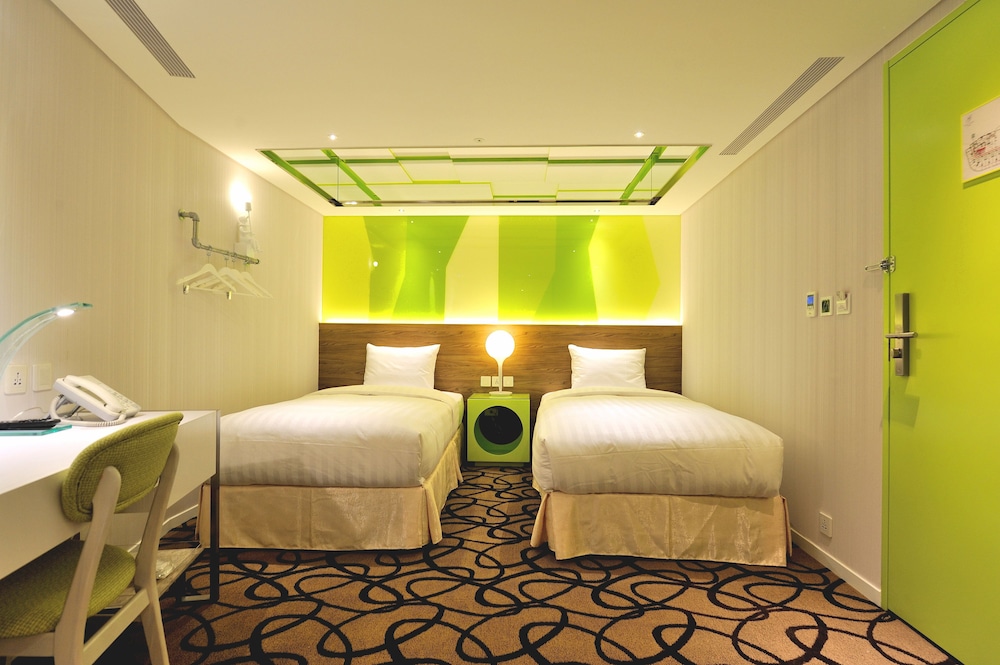 GREEN WORLD HOTEL ZHONGHUA 25/80