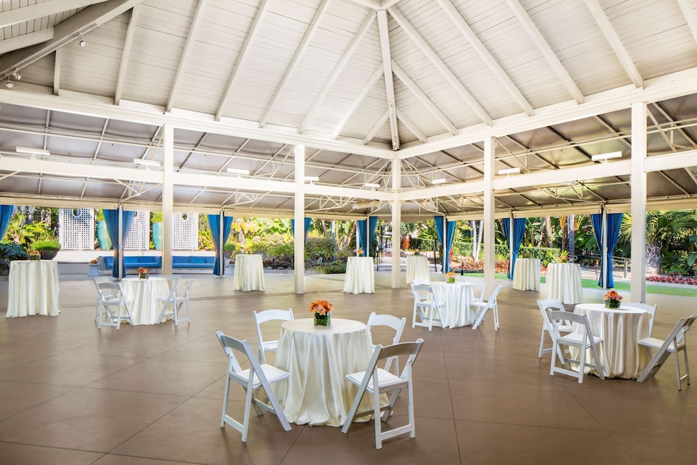Hyatt Regency Newport Beach Hotel 60/75