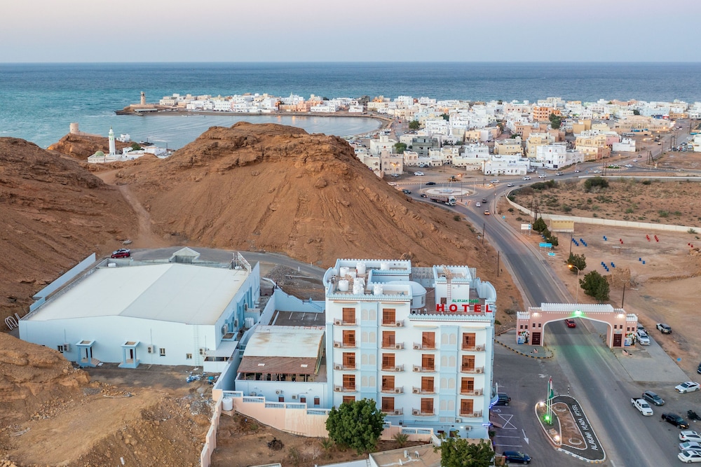 Al Ayjah Plaza Hotel 30/48