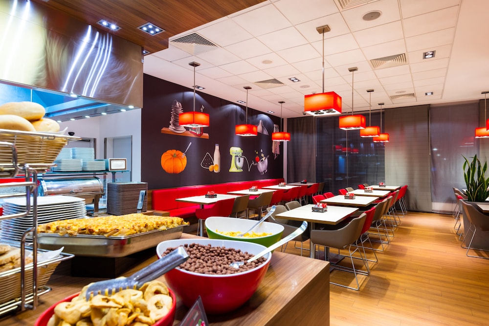 Ibis Warszawa Reduta 40/55