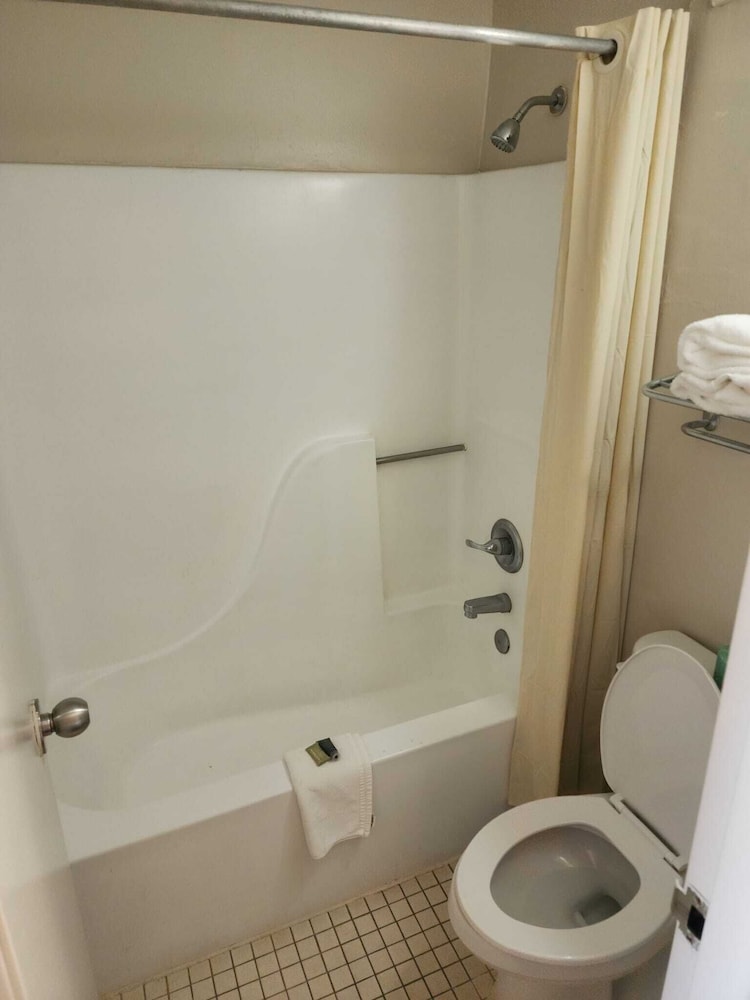 Americas Best Value Inn 37/40
