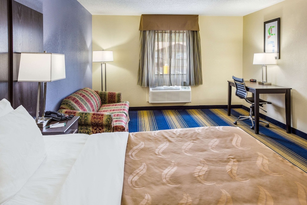 Quality Inn Charleston South 35/46