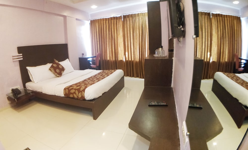 Kamran Residency 15/50