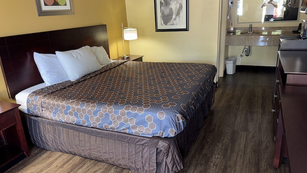 Somatel Goodlettsville Hotel 6/23
